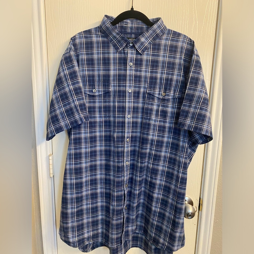 Men’s short sleeve button up shirt